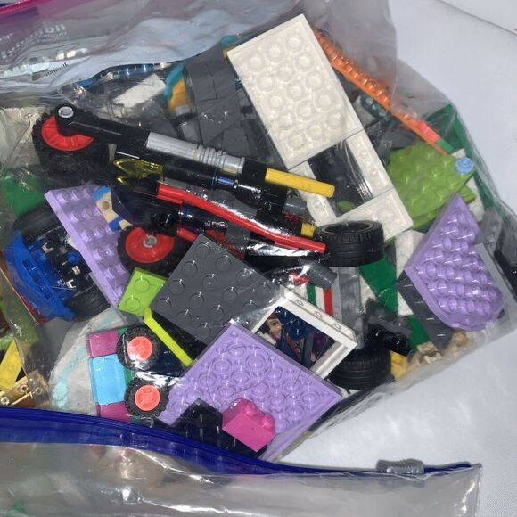 5 Lbs Bulk Mixed Lego Bricks And Accessories Including Some Figurines, Unsorted - Picture 3 of 7